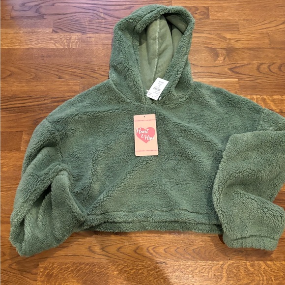 Boutique fuzzy sweater - Picture 1 of 1